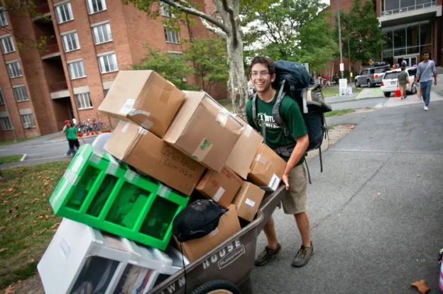 How to Move into Dorm